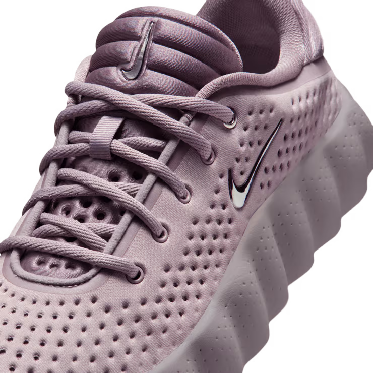 Nike (WMNS) Mind 002 'Light Violet Ore Purple Smoke